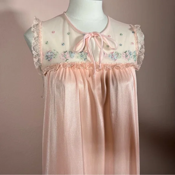 Vintage 50 60 Retro Cottagecore Floral Embroidery Peach Pastel Long Nightgown - Picture 6 of 16